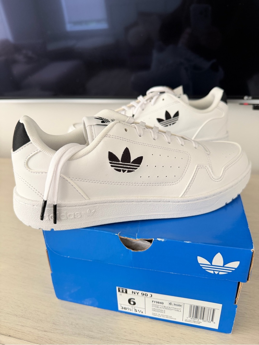 adidas originals White Sneakers with Black Accents men’s size 6 - BNWB
